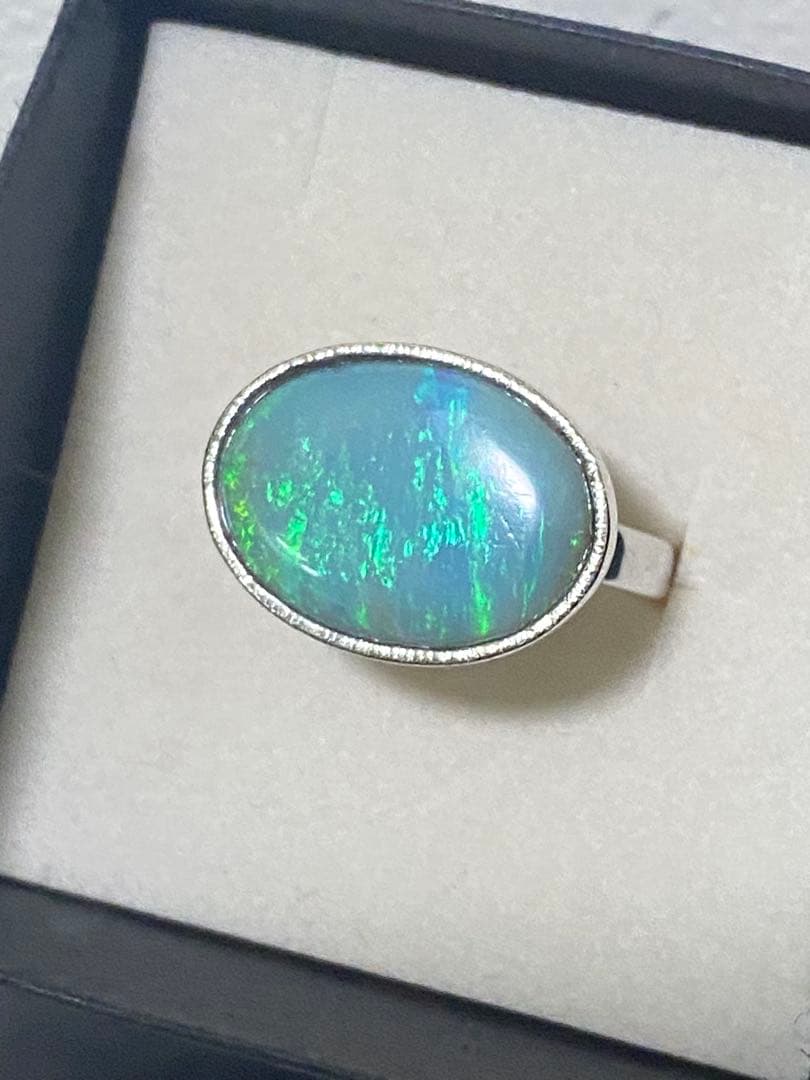 特大セミブラックオパールリング