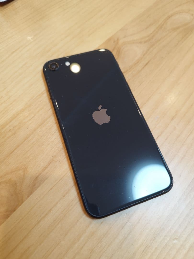 Apple iPhone SE2 128GB SIMフリー ブラック 中古品