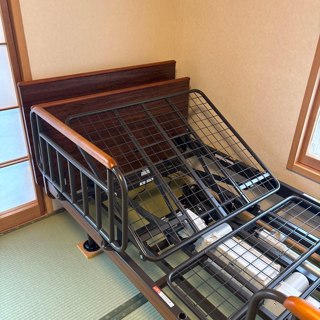 アンネルベッド　ラクセーヌシリーズ昇降3モーター電動リクライニングベッド