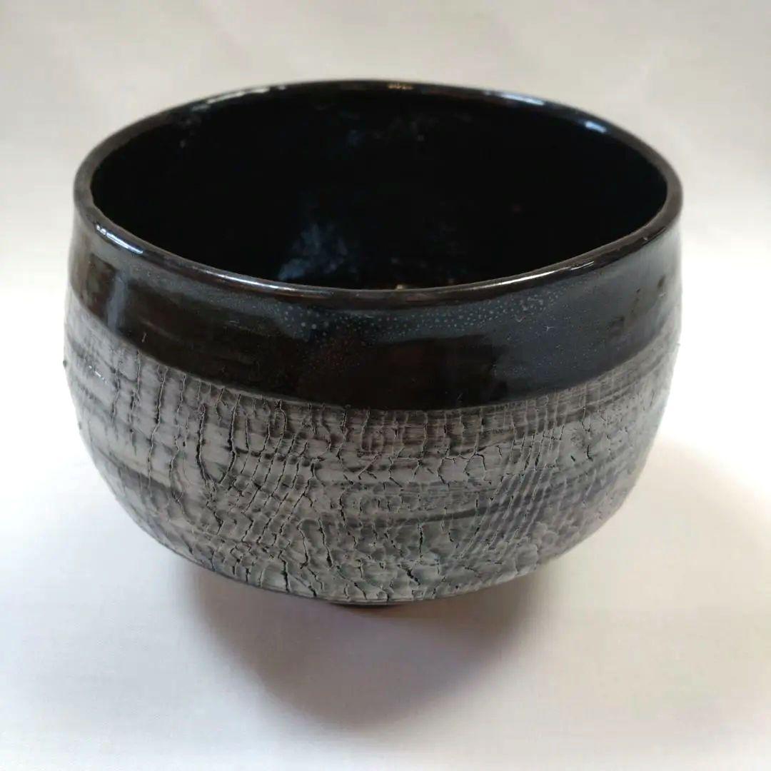 亀裂模様黒茶碗