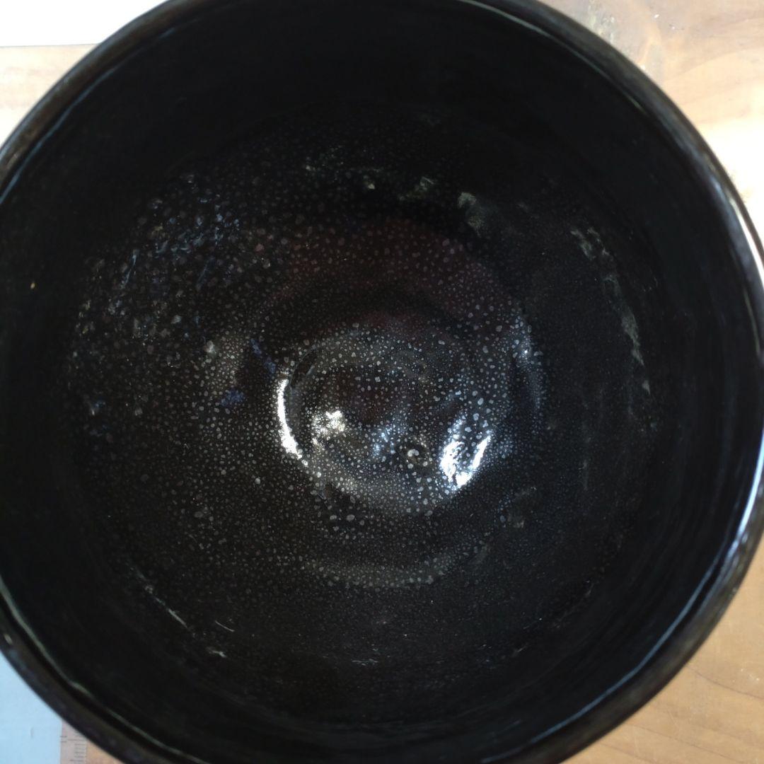 亀裂模様黒茶碗