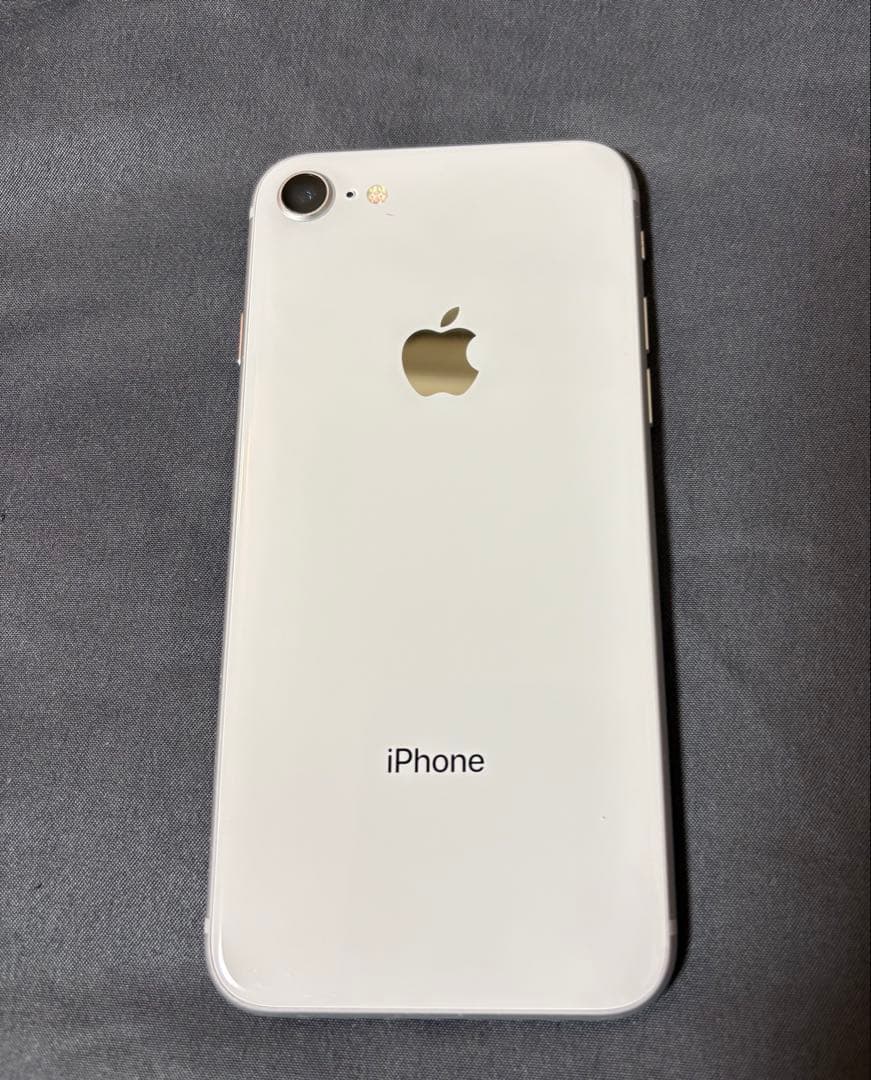 Apple iPhone8 64GB シルバー 美中古