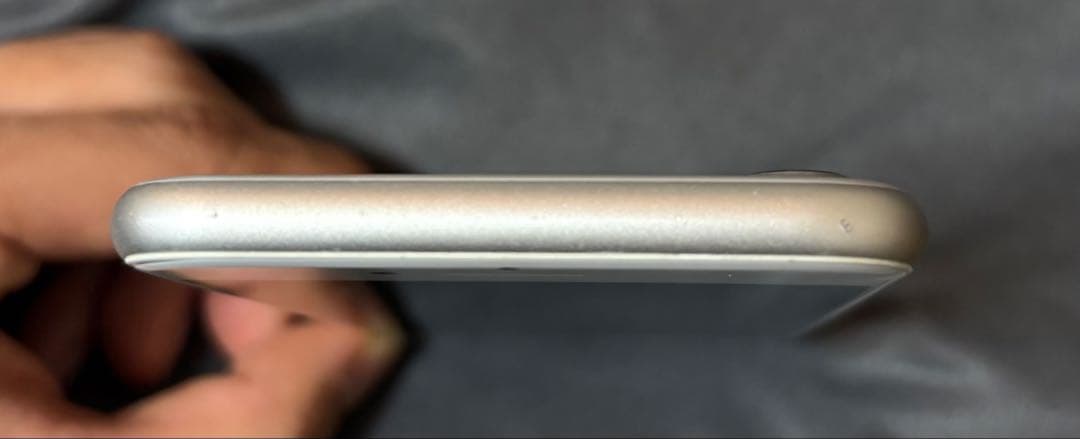 Apple iPhone8 64GB シルバー 美中古
