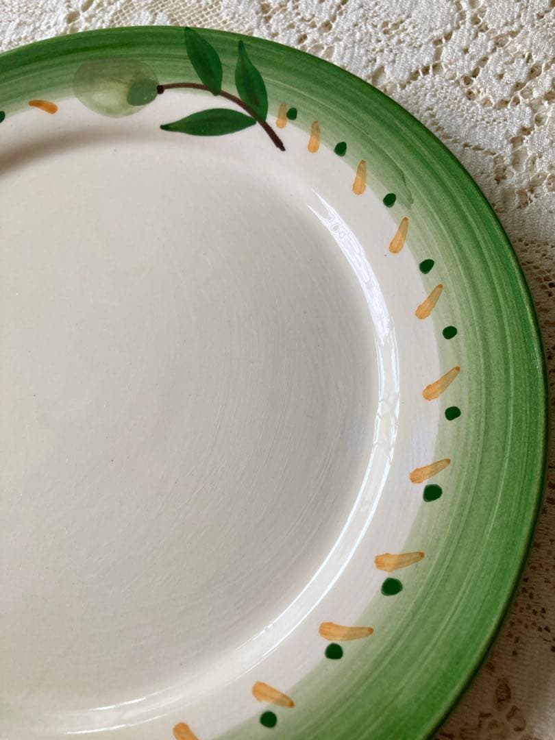 値下　新品　南仏プロヴァンス製　温かみあり素敵オリーブ柄♪丸皿4枚　ケーキ皿等に