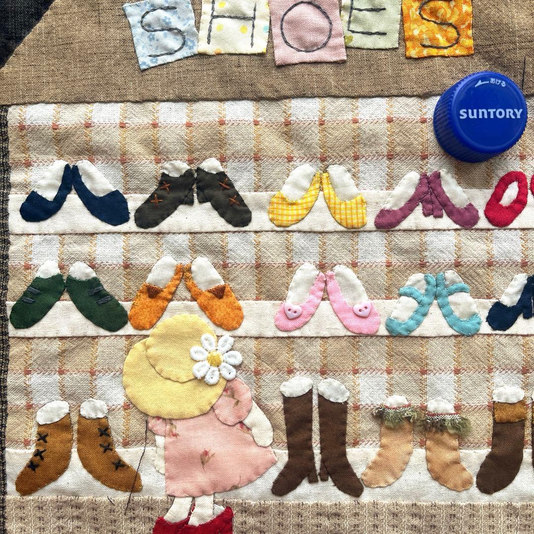 パッチワークタペストリー　スーちゃん　ハンドメイド　キルト