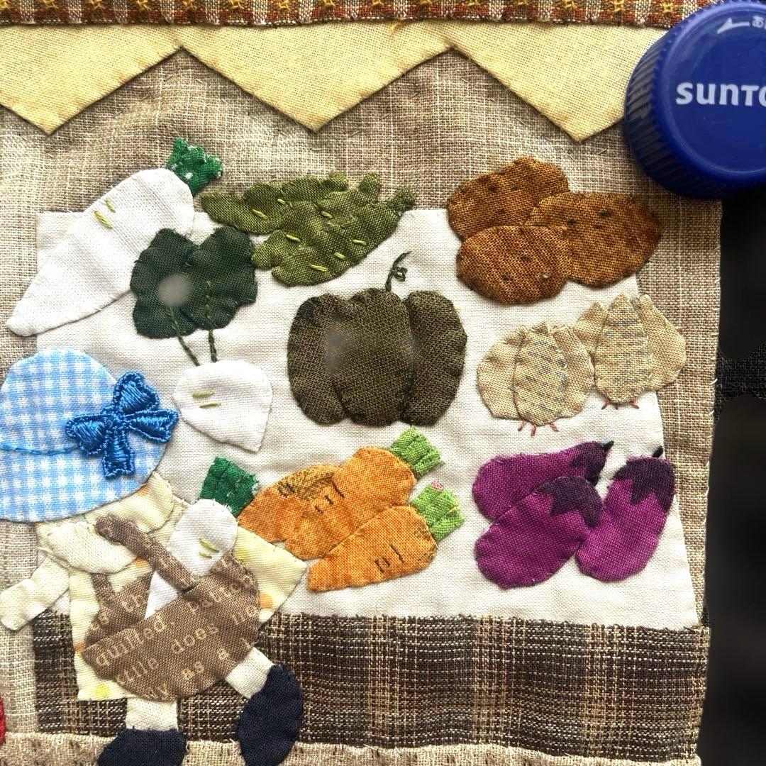 パッチワークタペストリー　スーちゃん　ハンドメイド　キルト