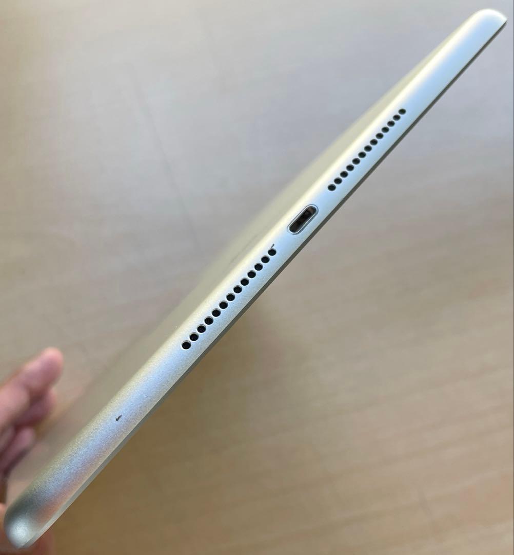 iPad 第6世代　A1893　Wi-Fiモデル　シルバー　32GB 美品　#3