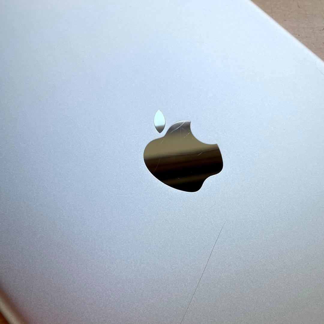 iPad 第6世代　A1893　Wi-Fiモデル　シルバー　32GB 美品　#3
