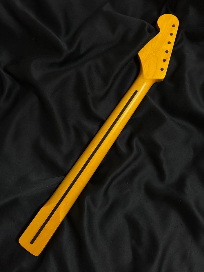 ストラトキャスターネックNo1ワンピースメープル ジャンボF ビンテージカラー