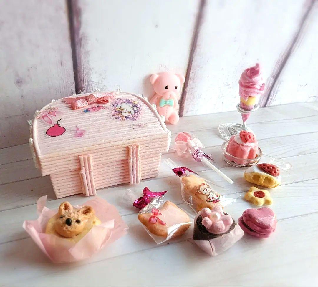 ◆かわいいピンクのお菓子箱◆