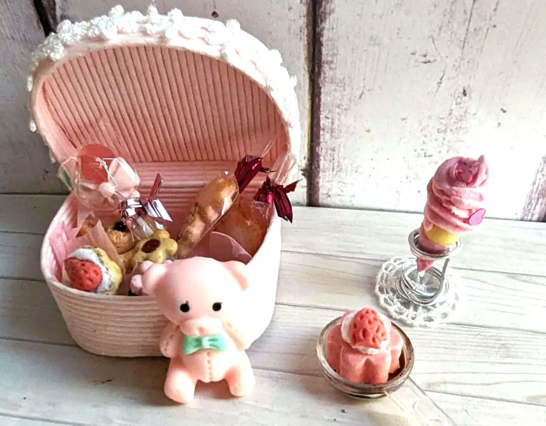 ◆かわいいピンクのお菓子箱◆