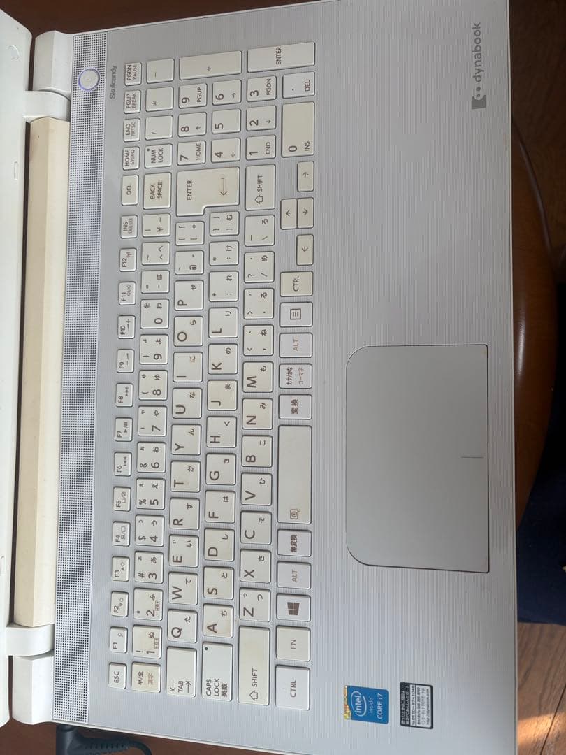 TOSHIBA dynabook ホワイト