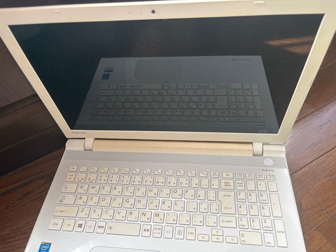 TOSHIBA dynabook ホワイト