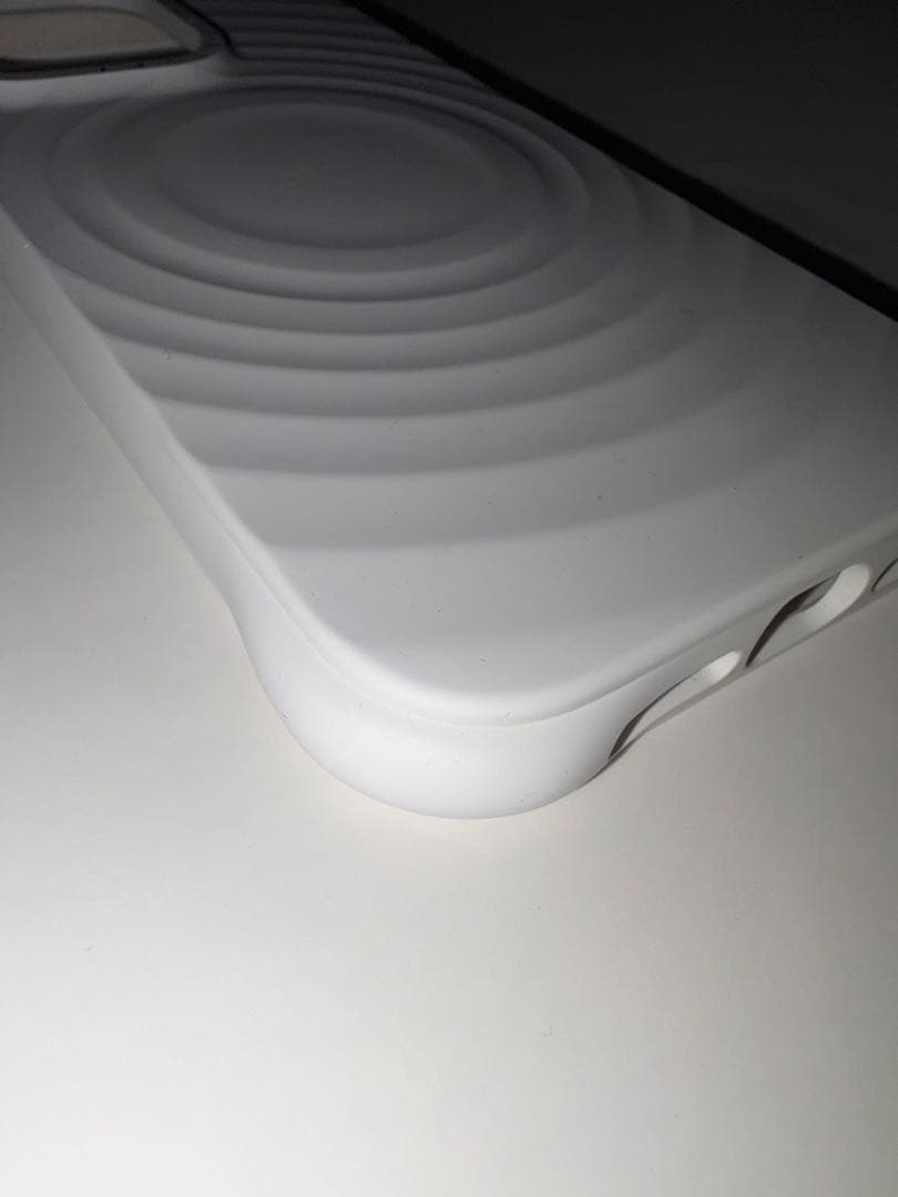 CASETiFY ウェーブシリコンケース　iPhone15ProMAX用ホワイト