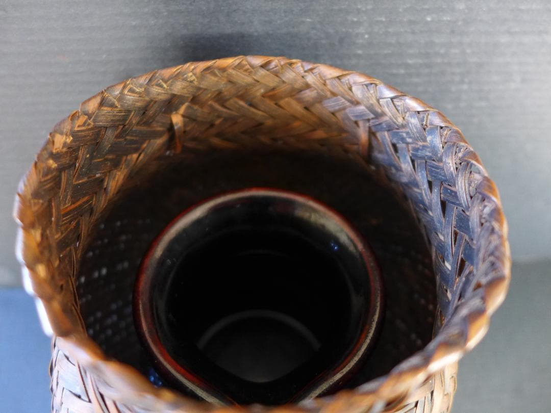 時代物　明治大正期頃　陶磁器花瓶入り　華籠　趣がある竹細工　華道　骨董