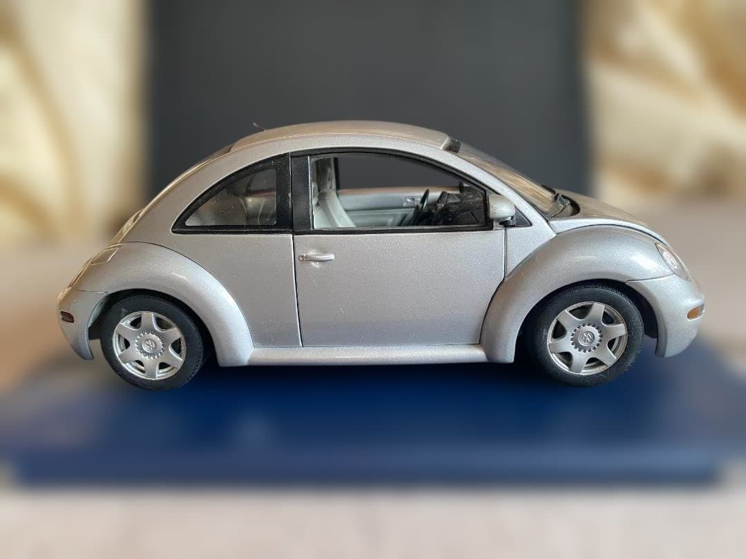 【絶版】VWゴルフIV GTI & ニュービートル 1/18 ダイキャストセット