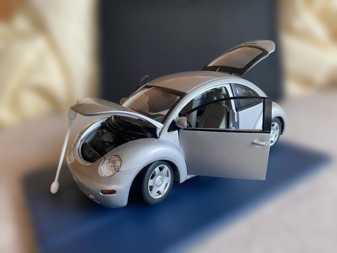 【絶版】VWゴルフIV GTI & ニュービートル 1/18 ダイキャストセット