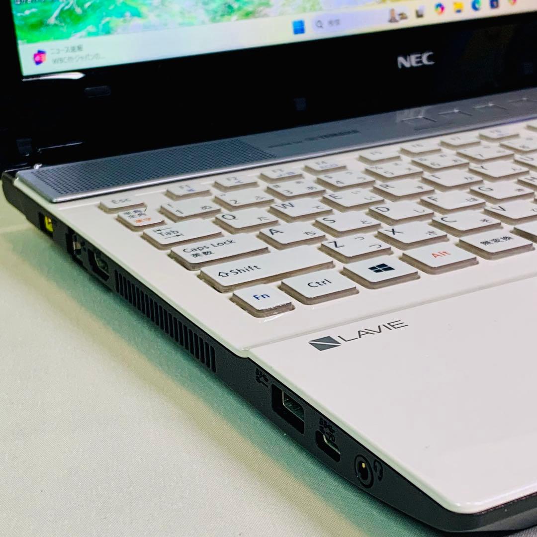 Core i7✨SSD480GB✨16GB✨カメラ✨オフィス✨白✨ノートパソコン