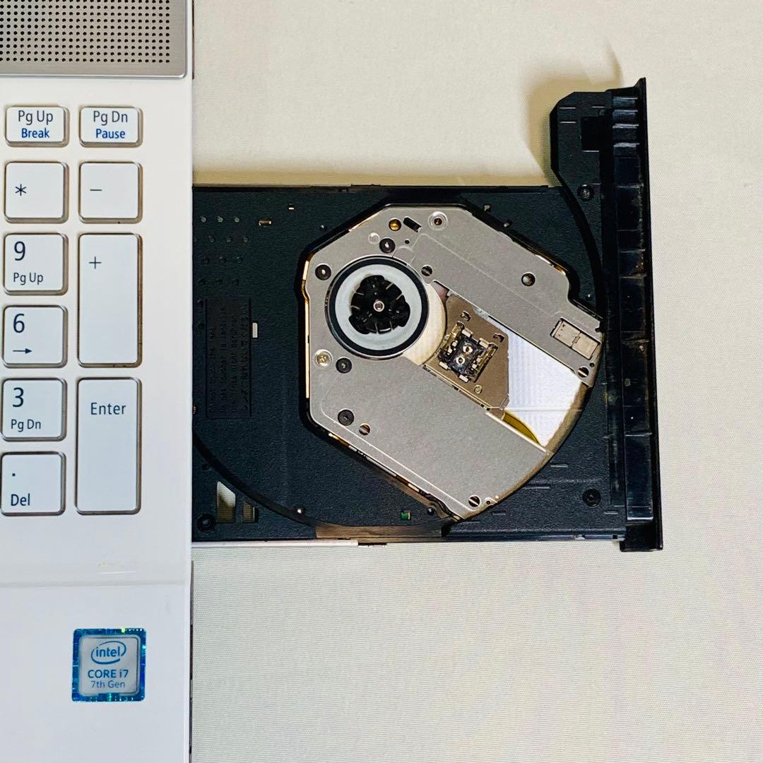 Core i7✨SSD480GB✨16GB✨カメラ✨オフィス✨白✨ノートパソコン