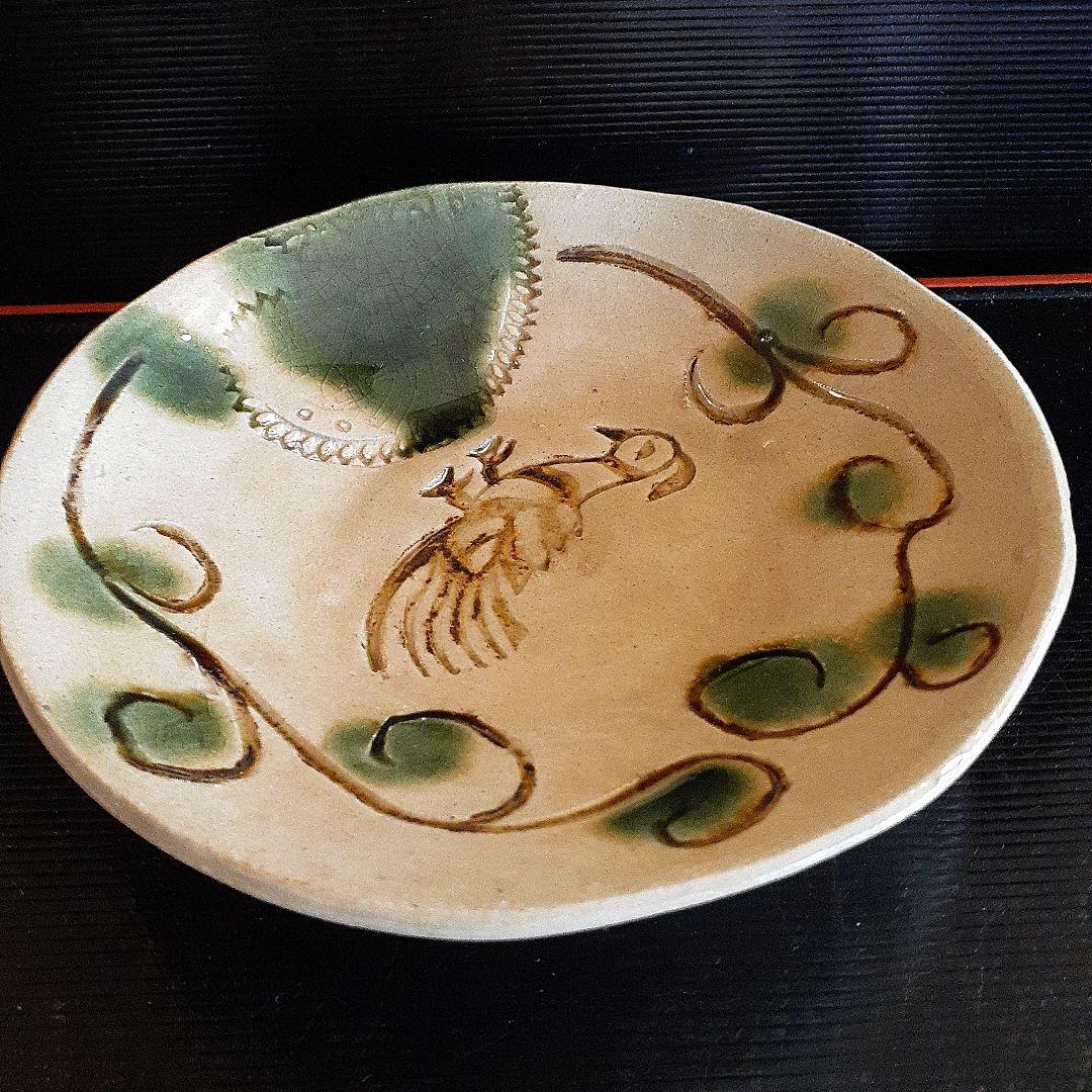 手捻り織部皿2枚です。