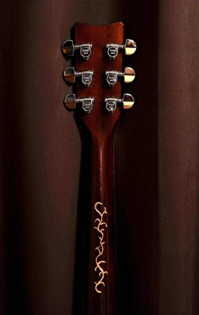 ★ヤマハ FGシリーズの奏でる華やかな場面で演出を高める【彫刻装飾ギター】