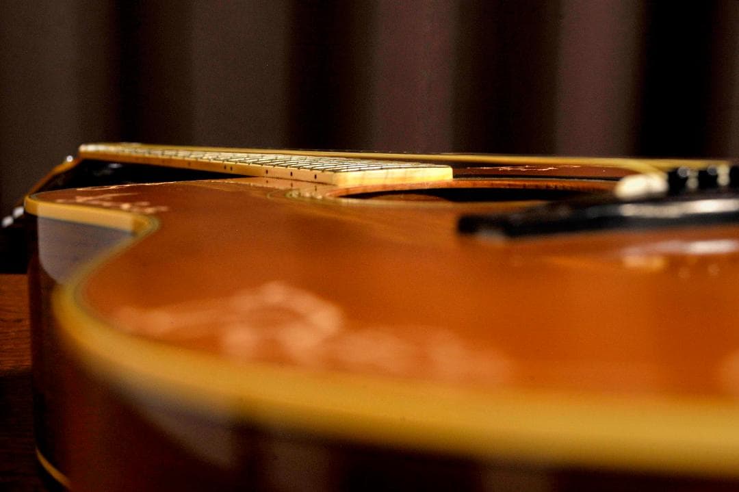 ★ヤマハ FGシリーズの奏でる華やかな場面で演出を高める【彫刻装飾ギター】