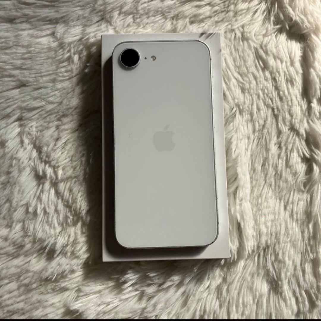 【完動品】iPhone 16e 256GB SIMフリー 【すぐ発送】