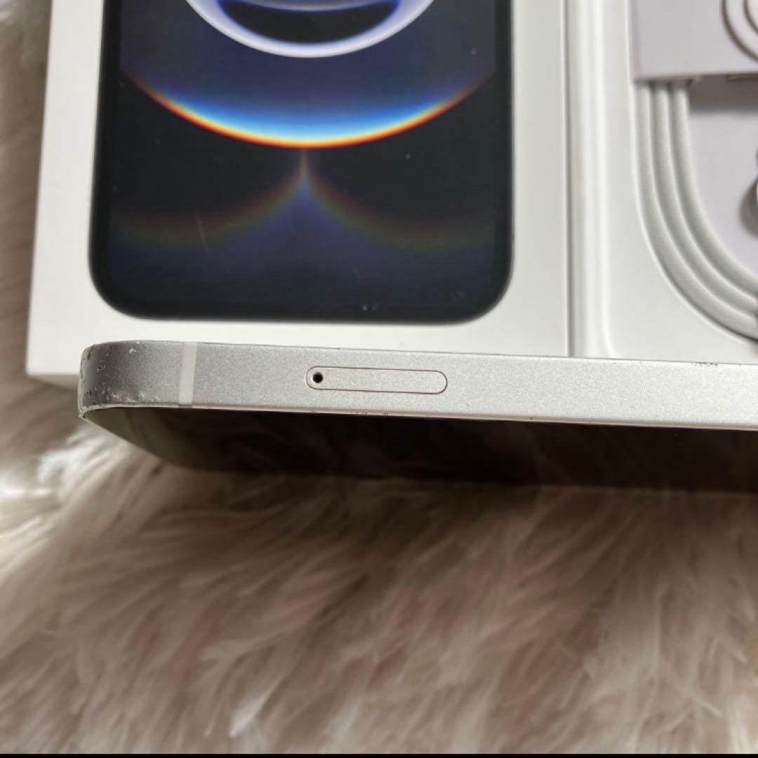 【完動品】iPhone 16e 256GB SIMフリー 【すぐ発送】