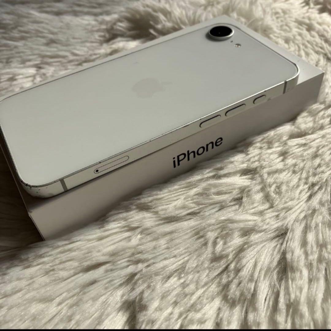 【完動品】iPhone 16e 256GB SIMフリー 【すぐ発送】