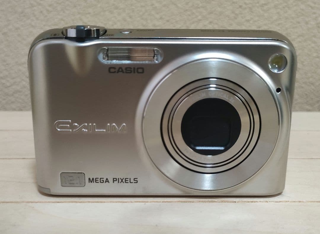 カシオ　EXILIM　EX-Z1200 　デジカメ
