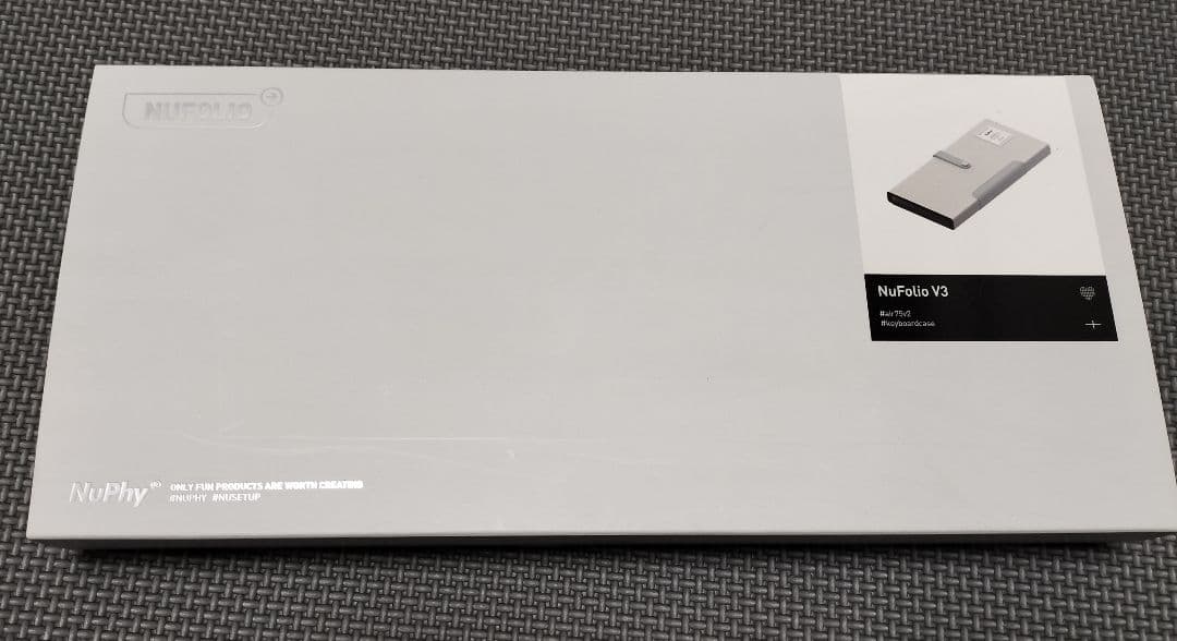 (技適有)Nuphy Air75 V2 cowberry軸 ケース付