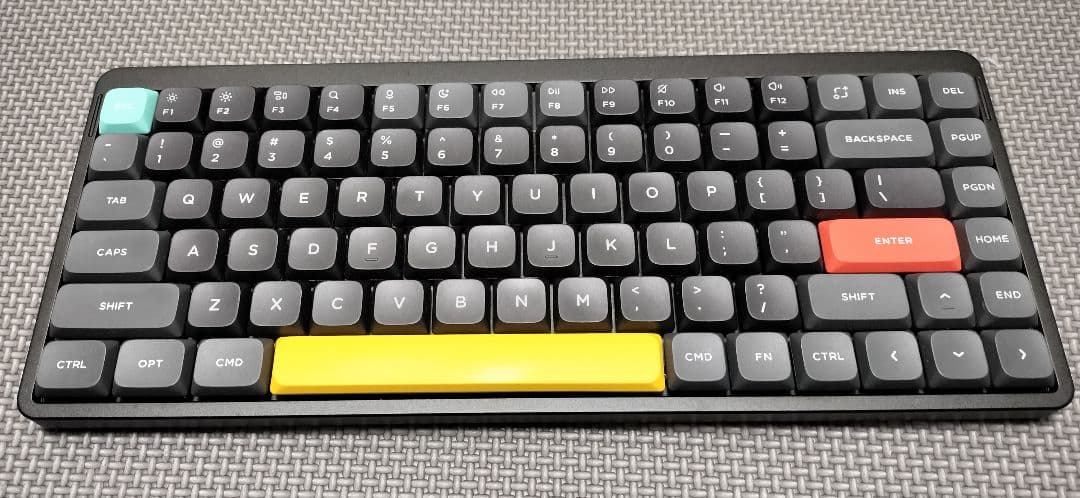 (技適有)Nuphy Air75 V2 cowberry軸 ケース付