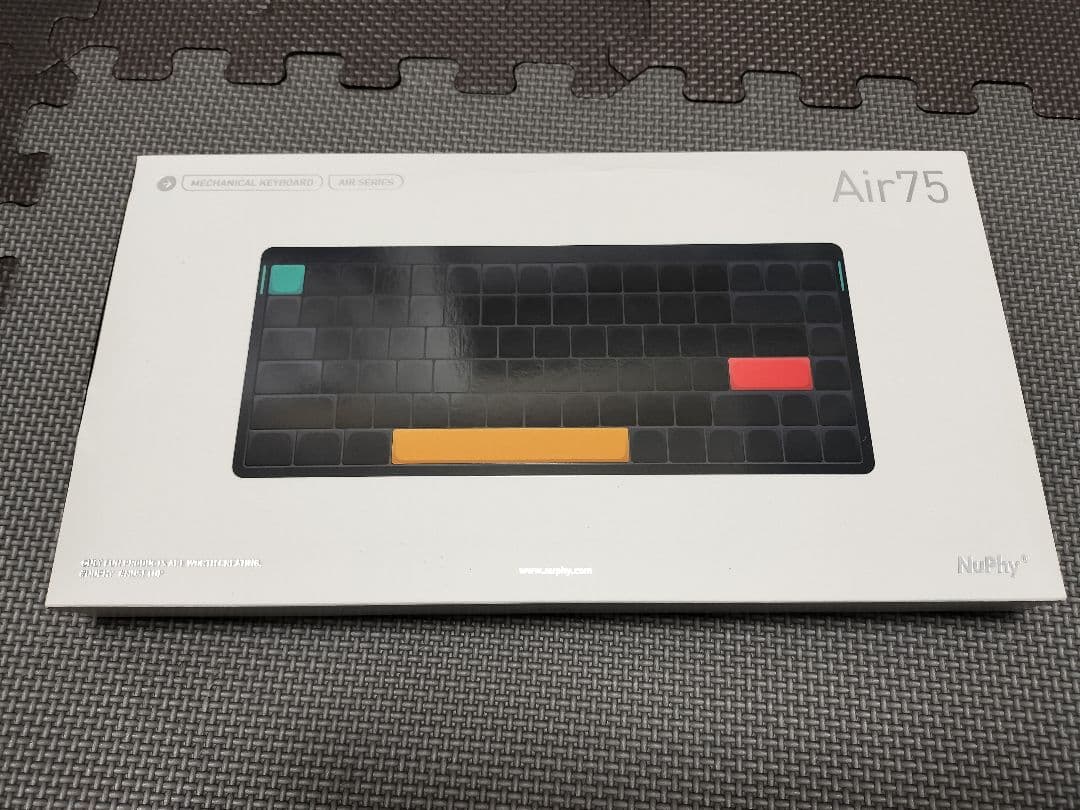 (技適有)Nuphy Air75 V2 cowberry軸 ケース付