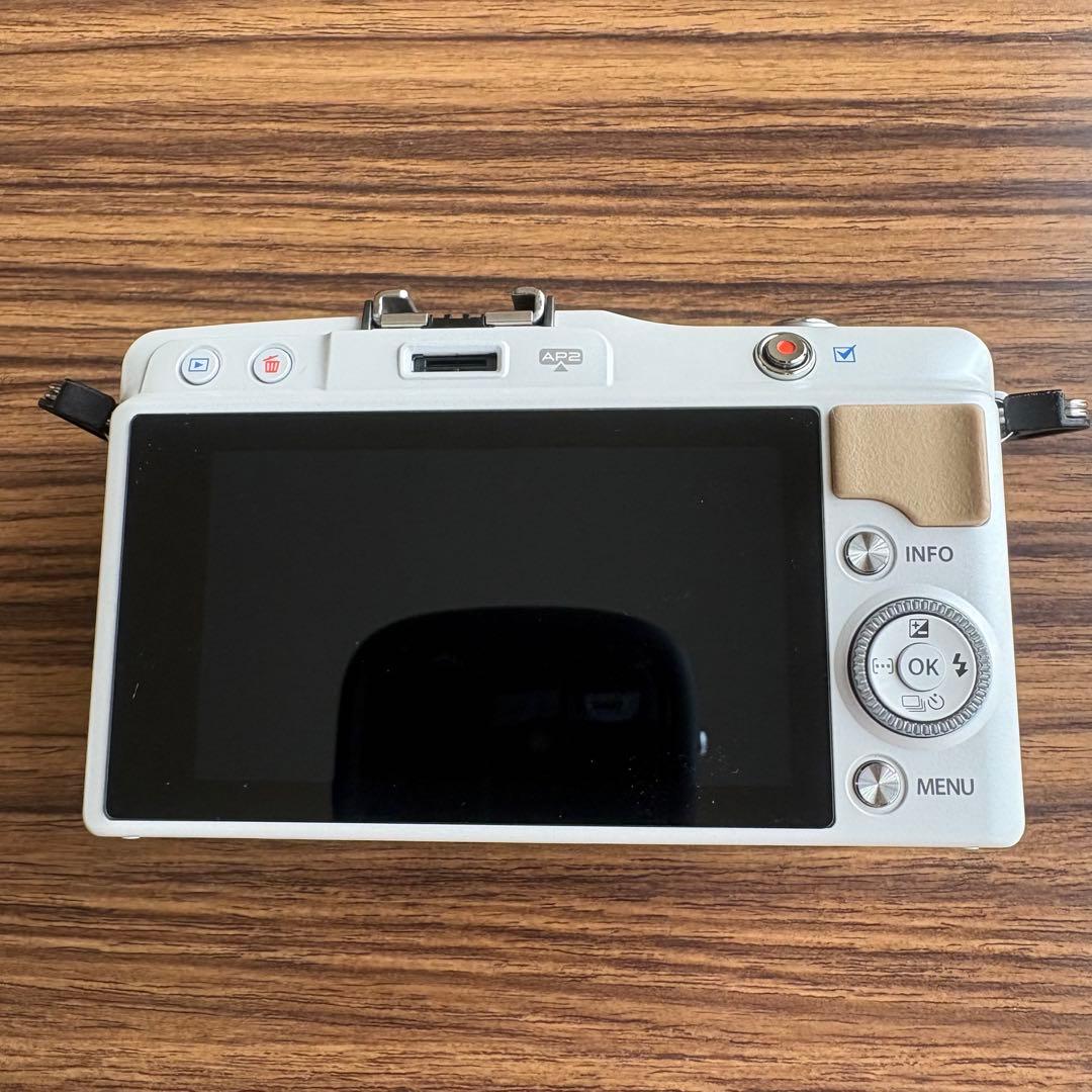 OLYMPUS PEN mini E-PM2 ダブルズームキット