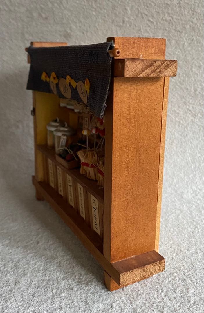 壁掛け・ジオラマ／お菓子屋さん（飴屋さん）