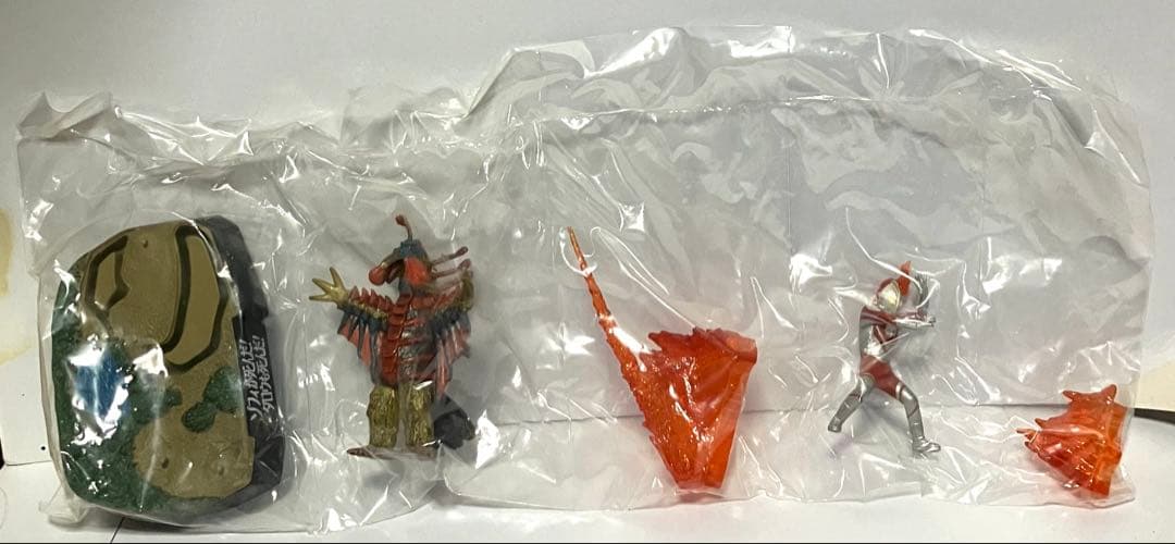 新品ウルトラ怪獣戯画 ゾフィーが死んだ! タロウも死んだ ! ゾフィー対バードン
