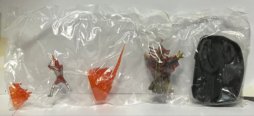 新品ウルトラ怪獣戯画 ゾフィーが死んだ! タロウも死んだ ! ゾフィー対バードン