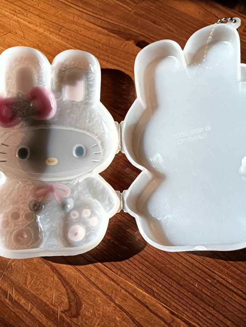 ハローキティ 北海道限定　雪うさぎ ケース　ストラップ　2000 希少　レトロ