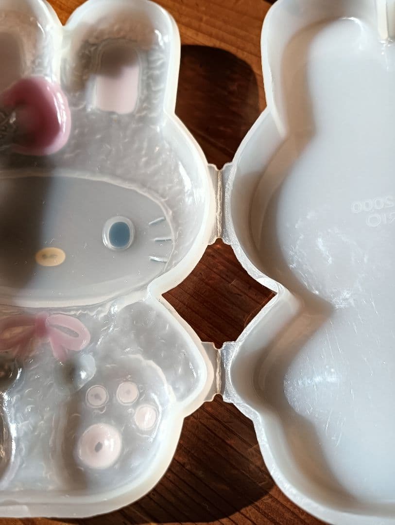 ハローキティ 北海道限定　雪うさぎ ケース　ストラップ　2000 希少　レトロ