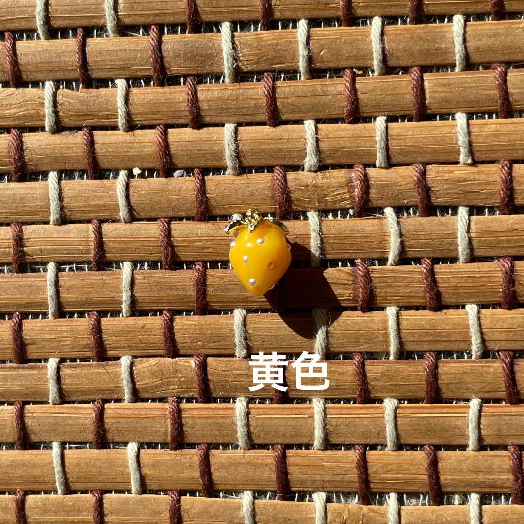 サンプル用　全35種類　8×11.5mm いちごチャーム 色見本