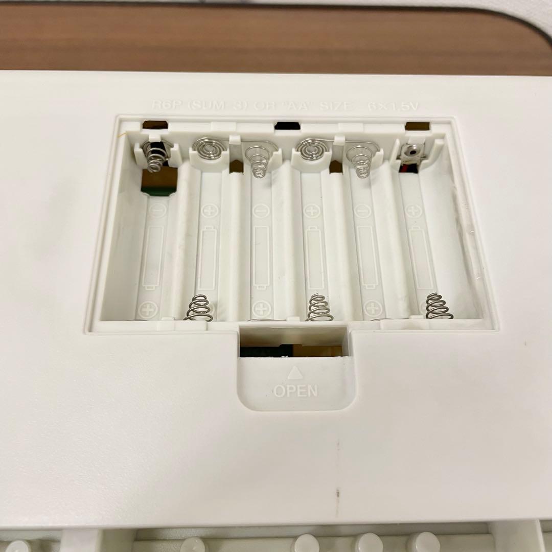 CASIO カシオ　電子ピアノ　電子キーボード　LK-105