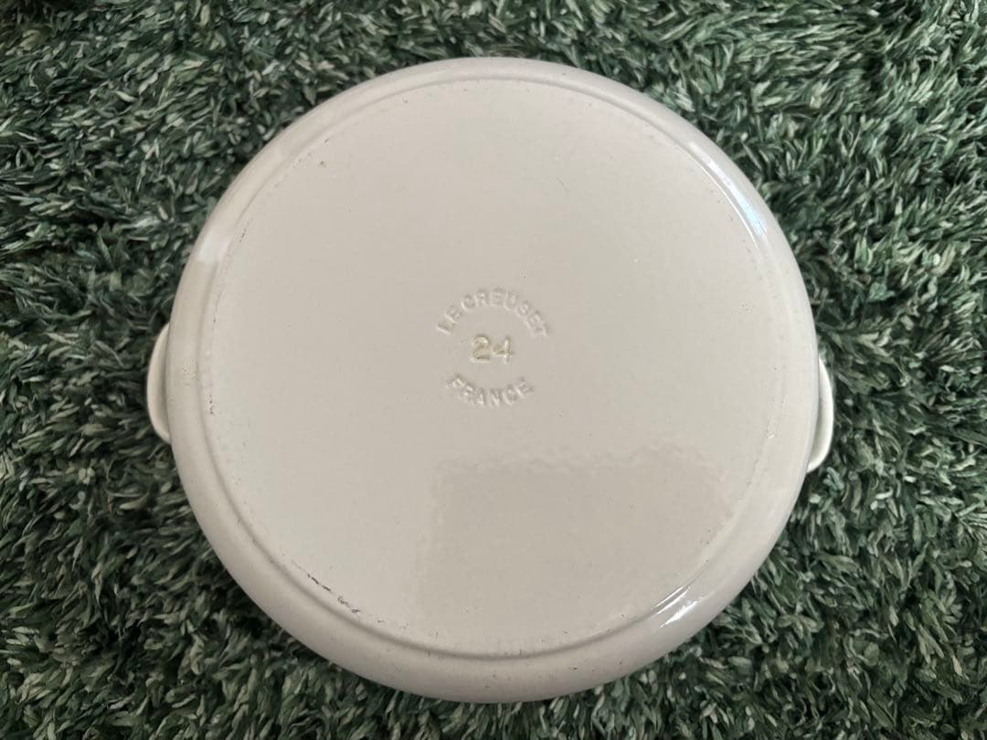 LE CREUSET ルクルーゼ　ホワイト　クリーム色　アイボリー　24cm