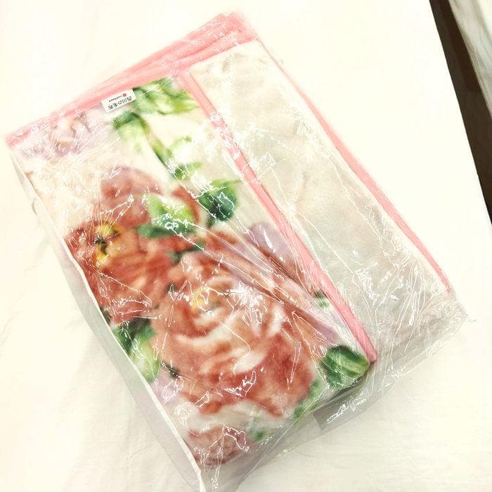 激安新品　西川　衿3層本体２層構造　ボリューム毛布　もうふ　シングル　花柄　安い