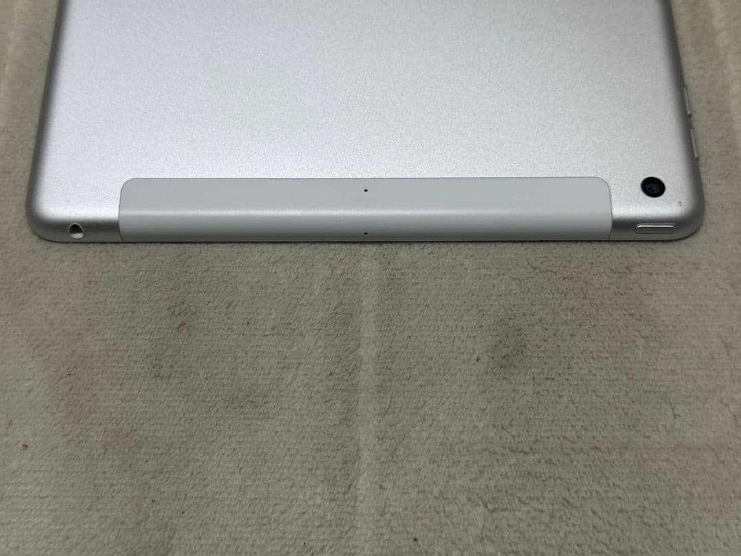 iPad 8世代 128GB Wi-Fi+cellular SIMフリー