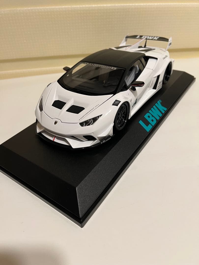オートアート LBWK ランボルギーニ ウラカン1/18