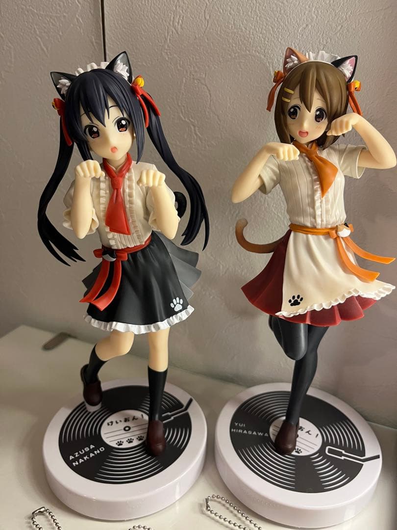 けいおん！ 猫耳メイドフィギュア2体とストラップ9個セット 平沢唯 中野梓