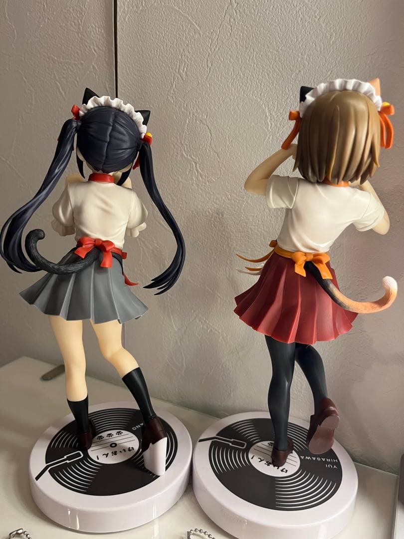 けいおん！ 猫耳メイドフィギュア2体とストラップ9個セット 平沢唯 中野梓