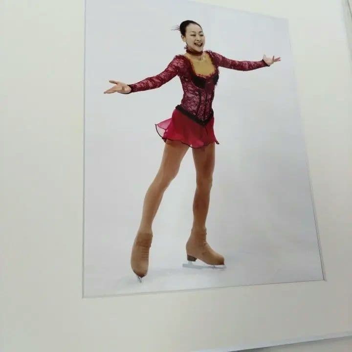 【非売品】バンクーバー五輪2010 浅田真央 直筆サイン&三つ折り記念アルバム