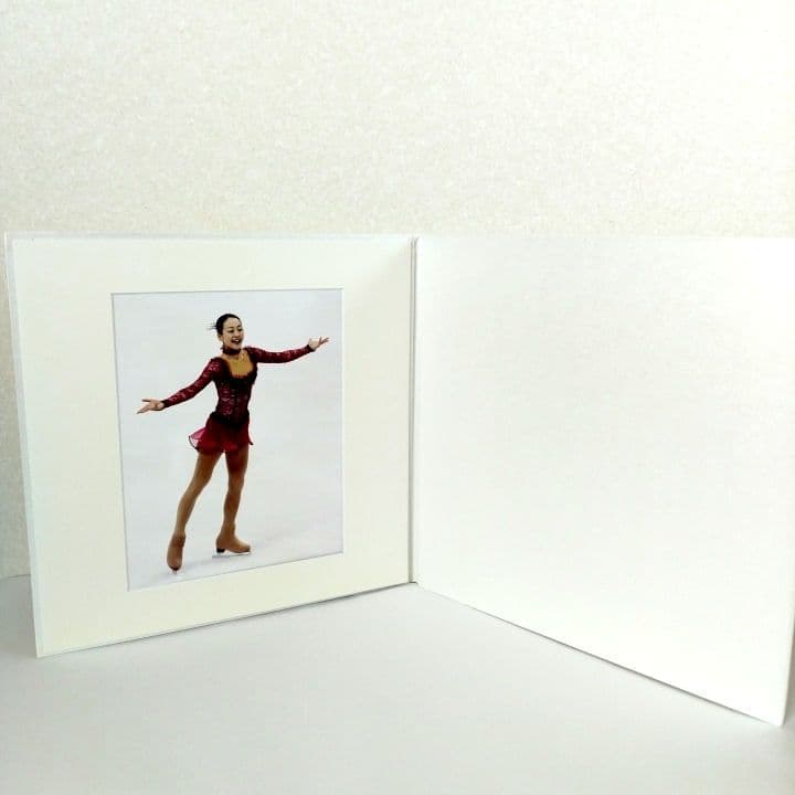 【非売品】バンクーバー五輪2010 浅田真央 直筆サイン&三つ折り記念アルバム