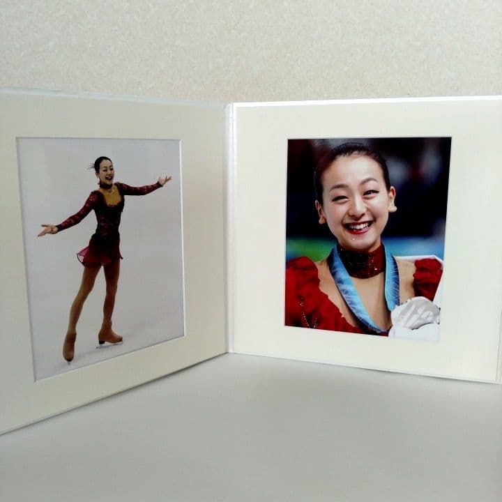 【非売品】バンクーバー五輪2010 浅田真央 直筆サイン&三つ折り記念アルバム